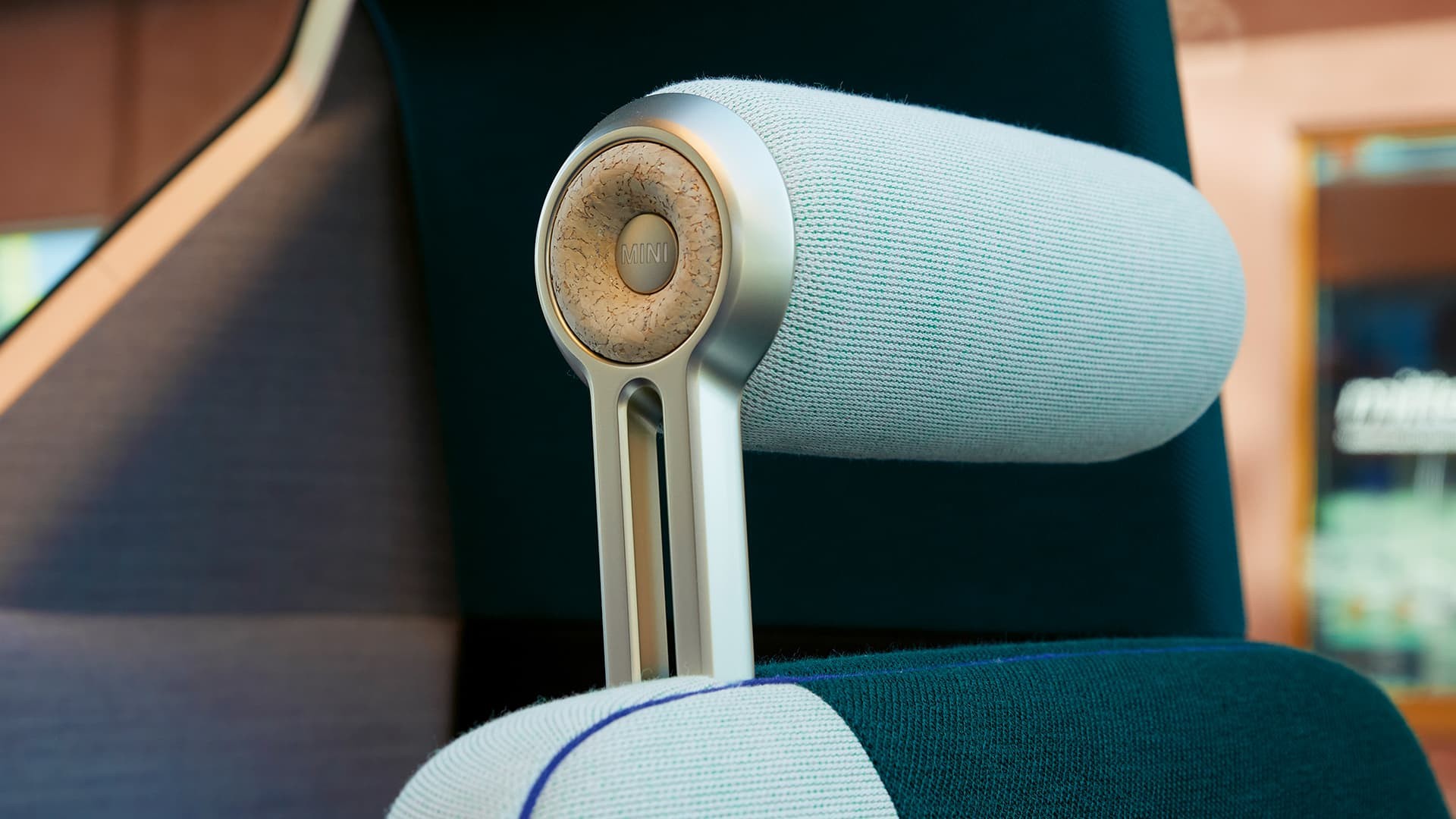 mini vision - urbanaut - headrest
